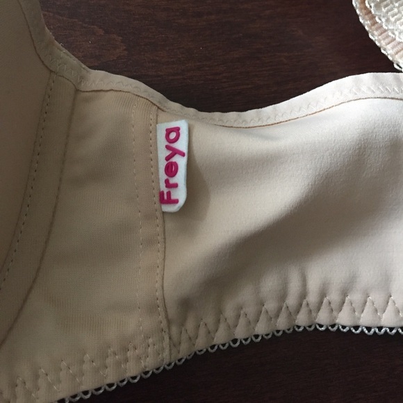 Freya Nude Bra - Picture 3 of 5